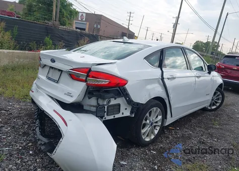 2019 Ford Fusion Hybrid Se z USA, uszkodzony, nr VIN 3FA6P0LU0KR197104